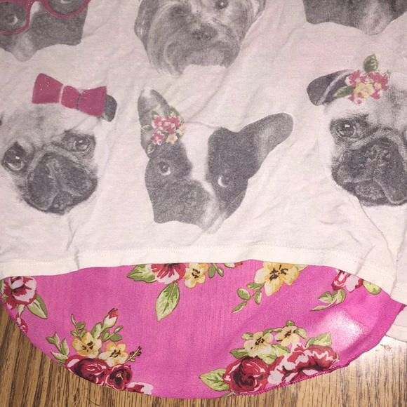 Cute white blouse with little dogs and flowers - Picture 2 of 7